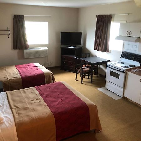 Econo Lodge Inn & Suites Innisfail المظهر الخارجي الصورة