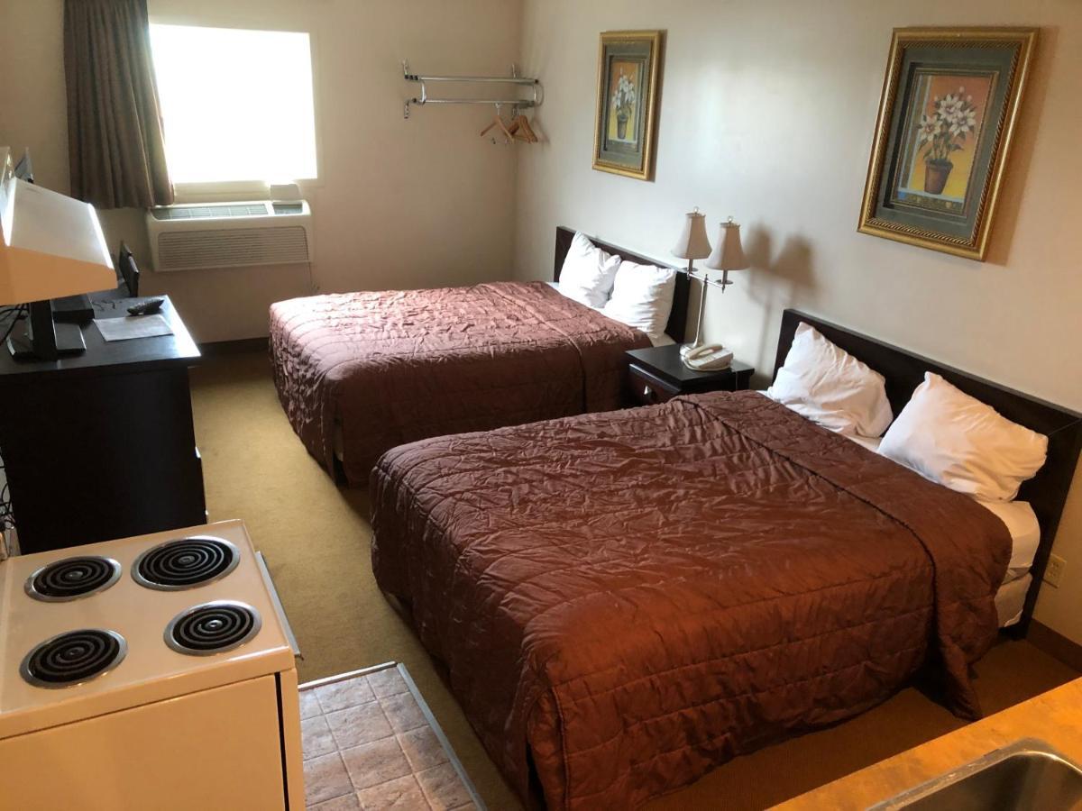 Econo Lodge Inn & Suites Innisfail المظهر الخارجي الصورة