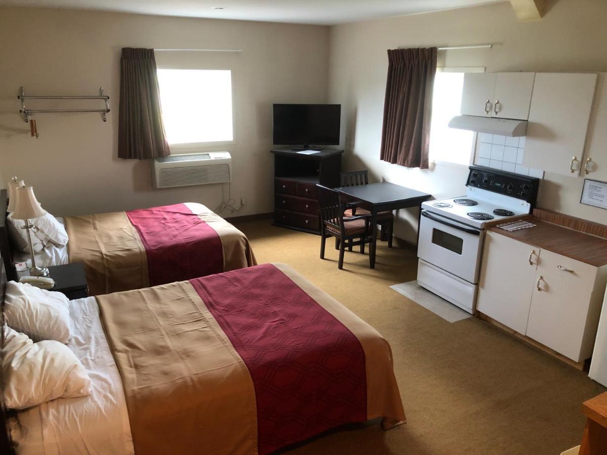 Econo Lodge Inn & Suites Innisfail المظهر الخارجي الصورة