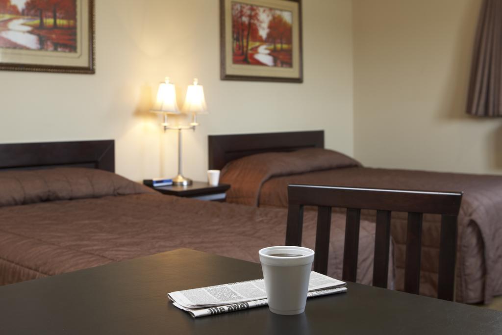 Econo Lodge Inn & Suites Innisfail المظهر الخارجي الصورة