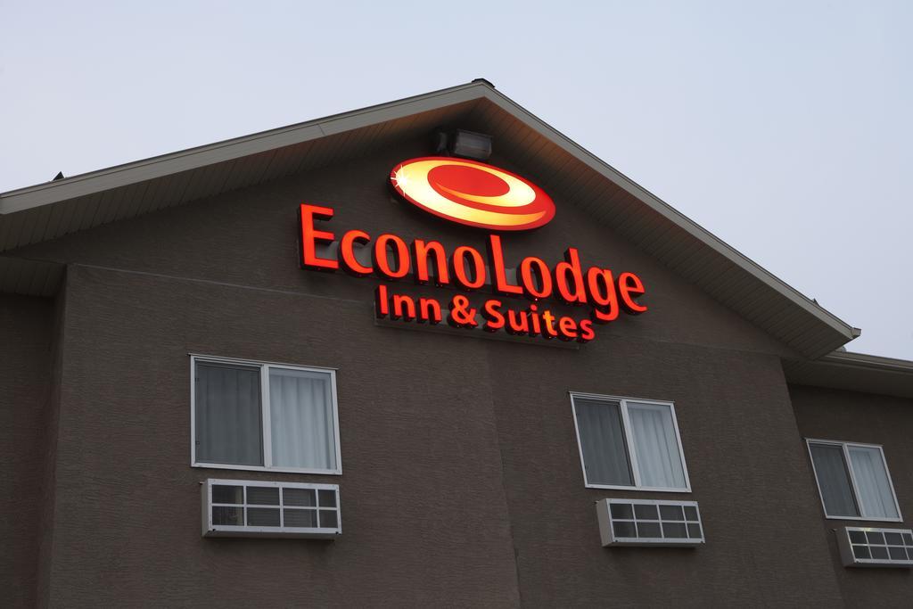 Econo Lodge Inn & Suites Innisfail المظهر الخارجي الصورة