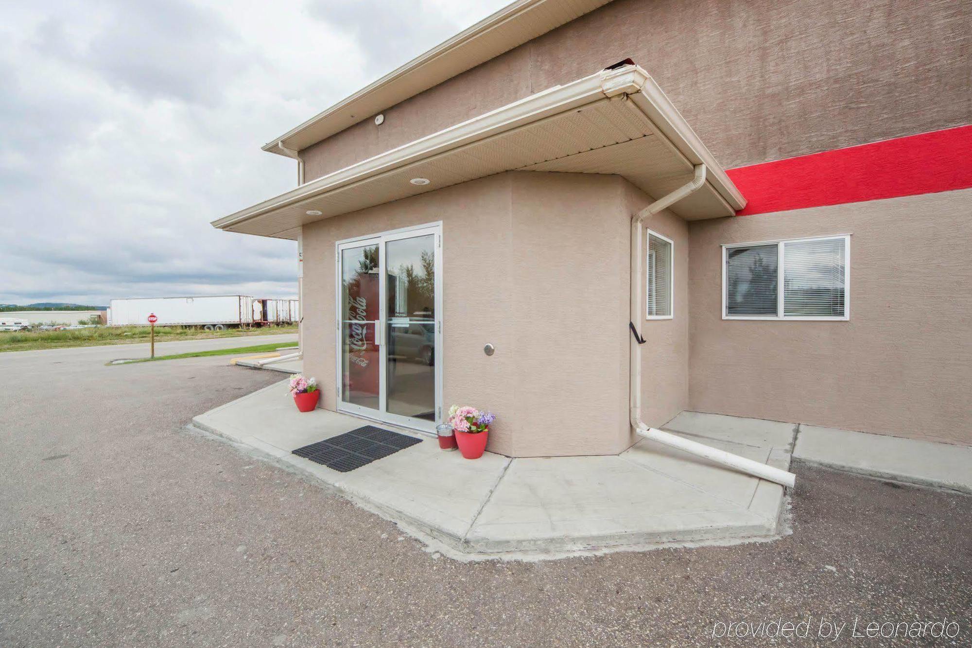 Econo Lodge Inn & Suites Innisfail المظهر الخارجي الصورة