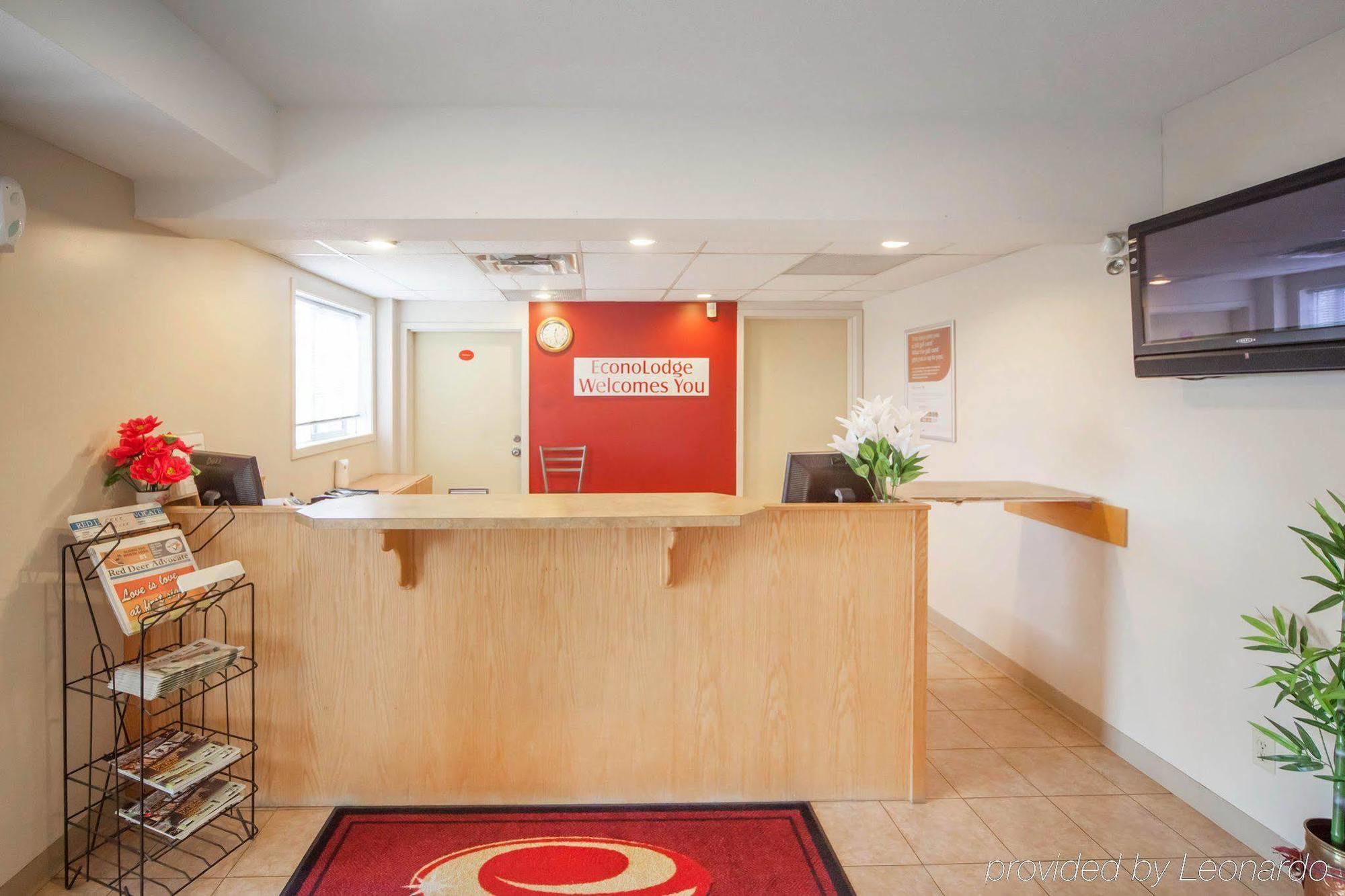 Econo Lodge Inn & Suites Innisfail المظهر الخارجي الصورة