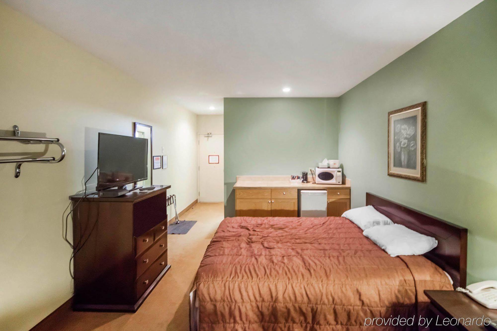 Econo Lodge Inn & Suites Innisfail المظهر الخارجي الصورة