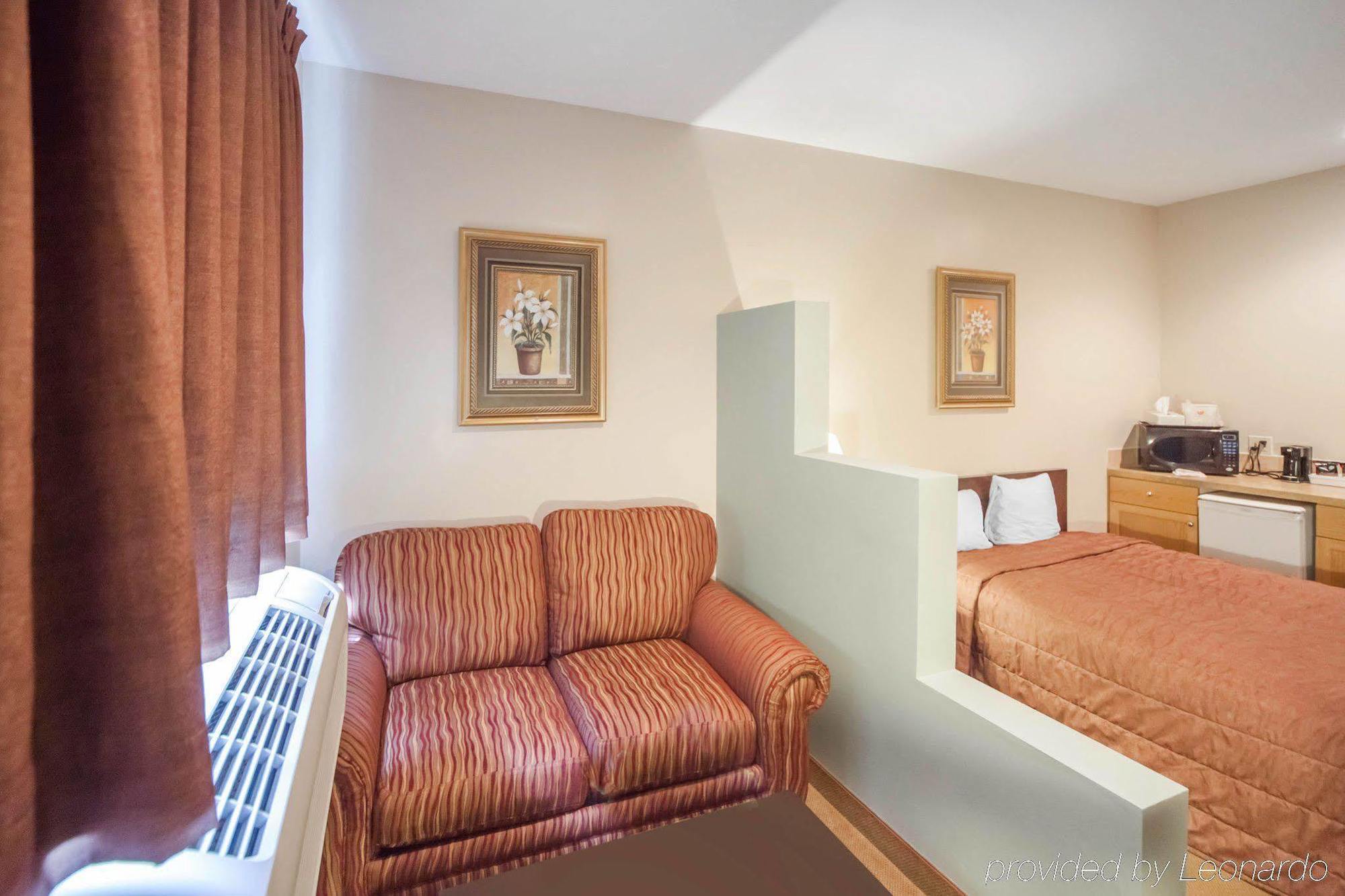 Econo Lodge Inn & Suites Innisfail المظهر الخارجي الصورة