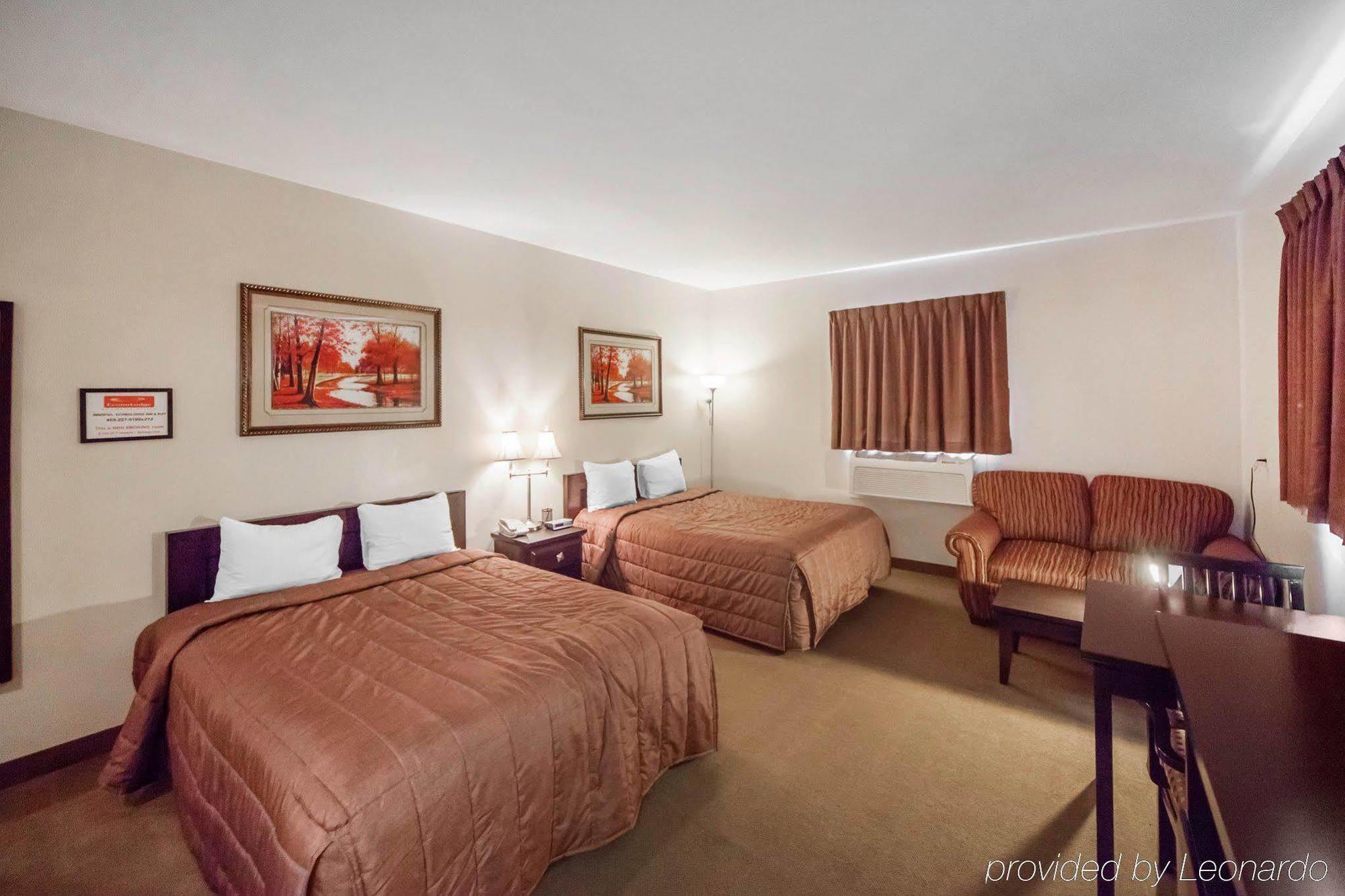 Econo Lodge Inn & Suites Innisfail المظهر الخارجي الصورة
