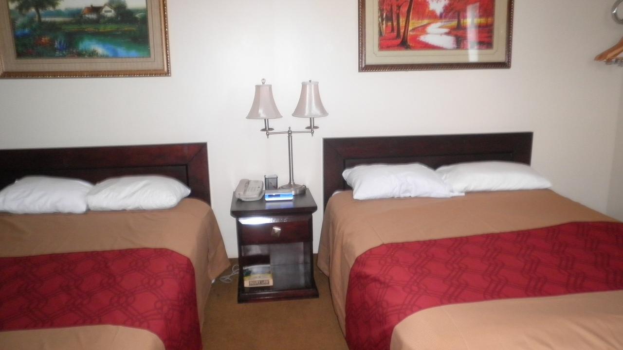 Econo Lodge Inn & Suites Innisfail المظهر الخارجي الصورة