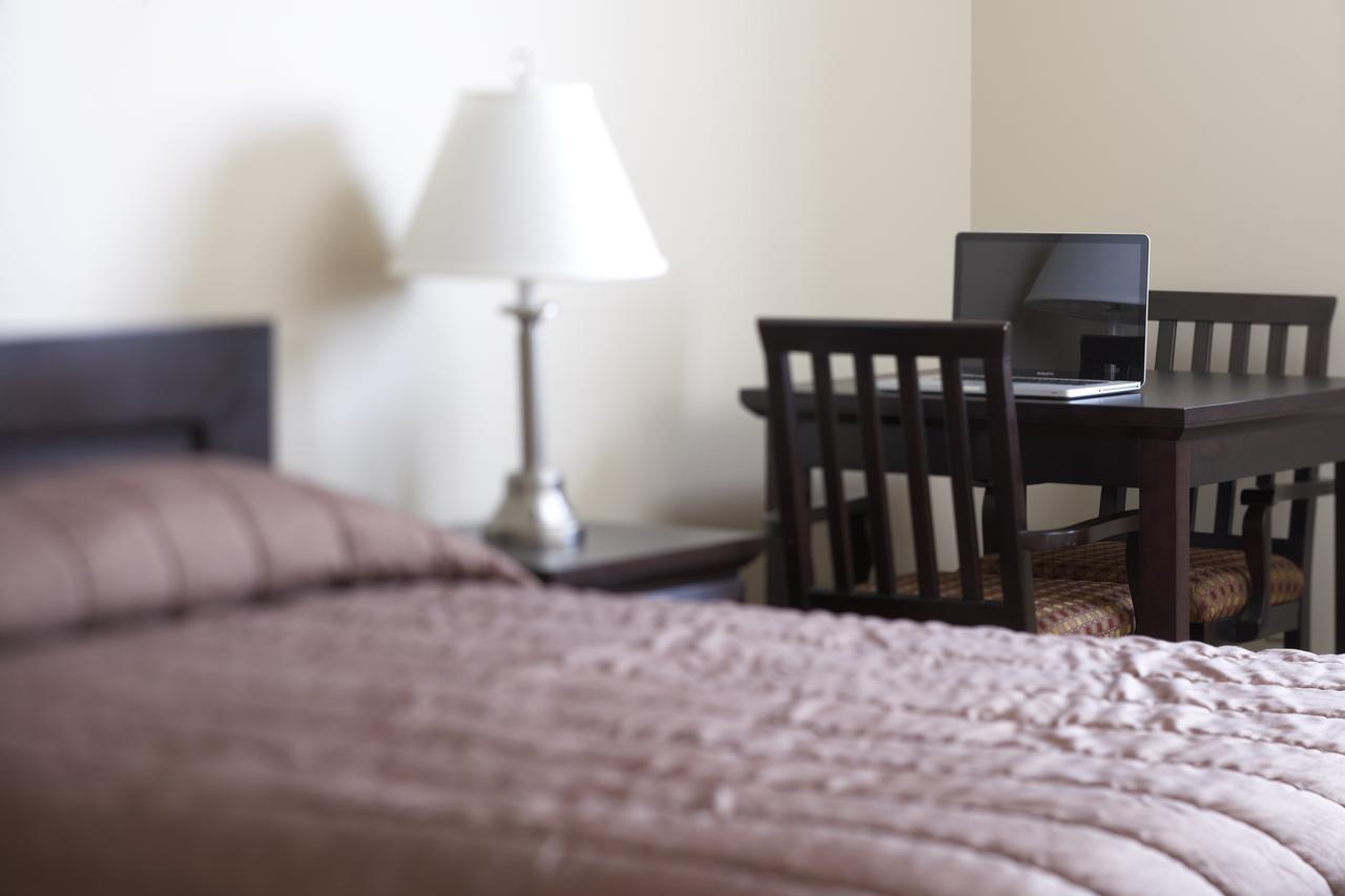 Econo Lodge Inn & Suites Innisfail المظهر الخارجي الصورة