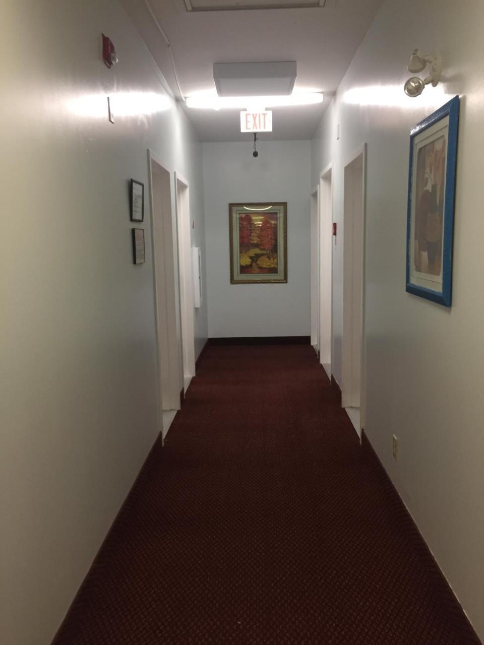 Econo Lodge Inn & Suites Innisfail المظهر الخارجي الصورة