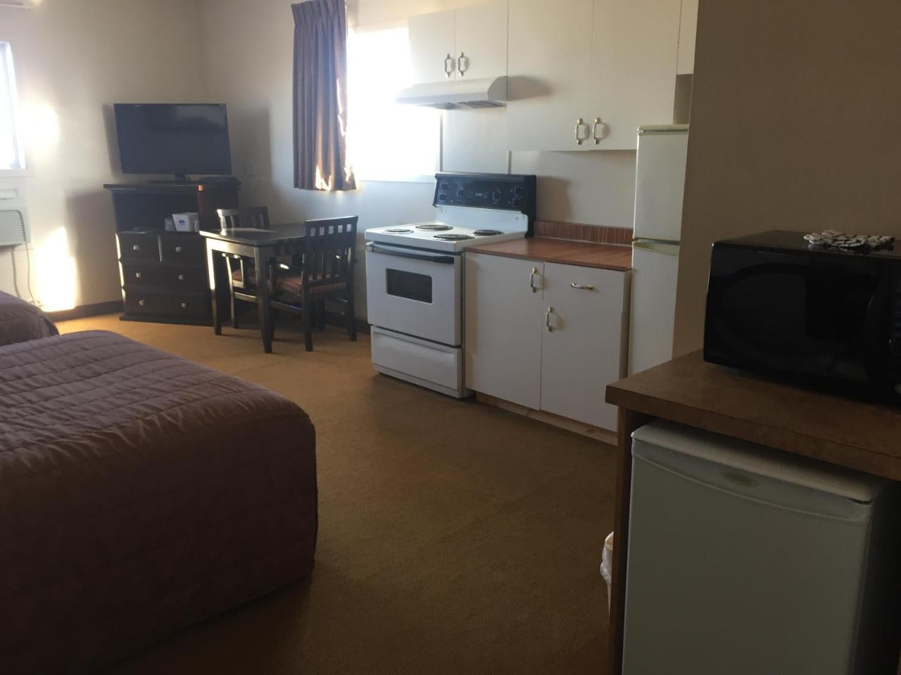 Econo Lodge Inn & Suites Innisfail المظهر الخارجي الصورة
