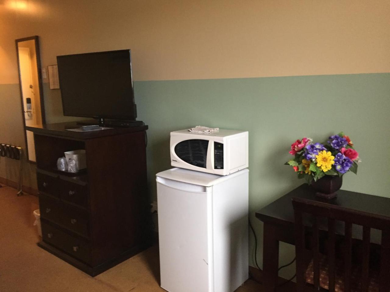 Econo Lodge Inn & Suites Innisfail المظهر الخارجي الصورة